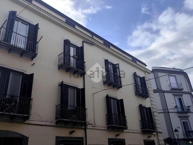 Appartamento in affitto di 110 m² in Via Vincenzo Crispo, 8
