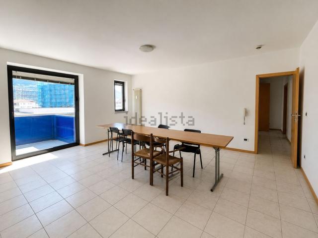 Appartamento in affitto di 110 m² in Via Vincenzo Lancia