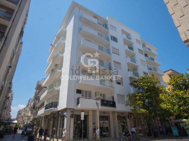 Appartamento in affitto di 110 m² in Viale F. Crispi, 33