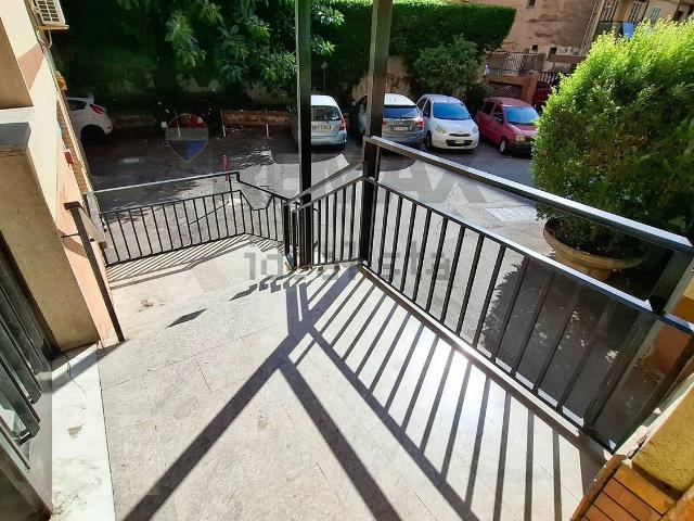 Appartamento in affitto di 111 m² in Via Cesare Vivante, 69