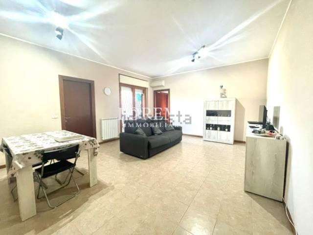 Appartamento in affitto di 111 m² in Via fabio gori