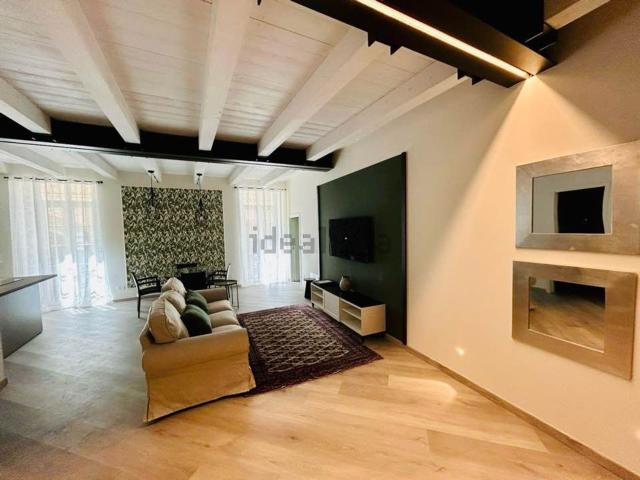 Appartamento in affitto di 111 m² in Via Roma