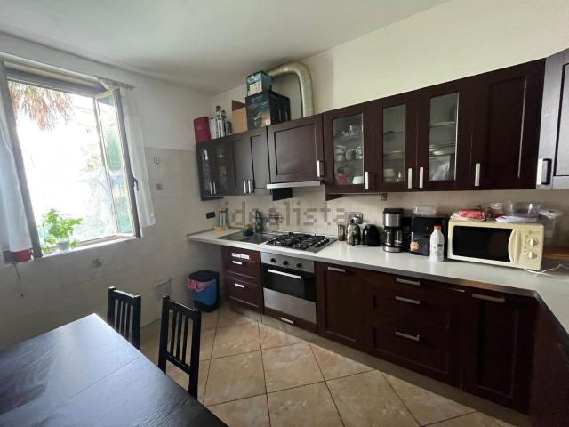 Appartamento in affitto di 112 m² in Via Vittorio Locchi