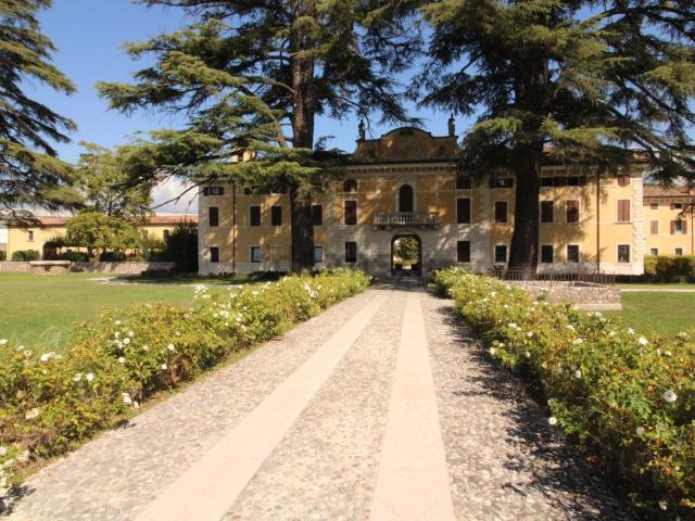 Appartamento in affitto di 112 m² in Via Casetta