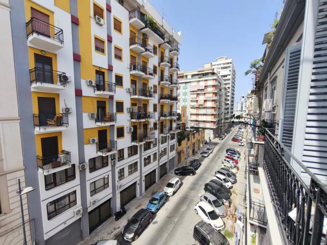 Appartamento in affitto di 112 m² in Via Ammiraglio Gravina