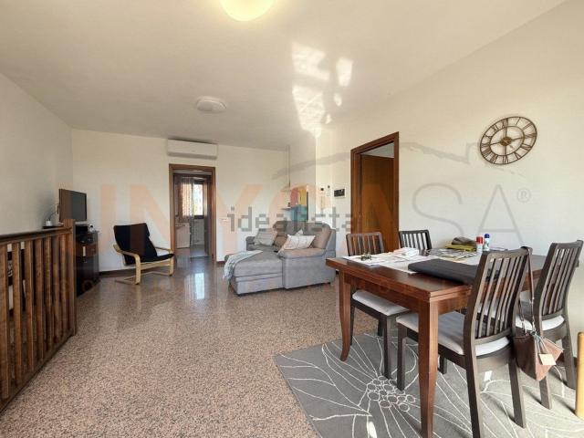 Appartamento in affitto di 112 m² in Via Goffredo Mameli