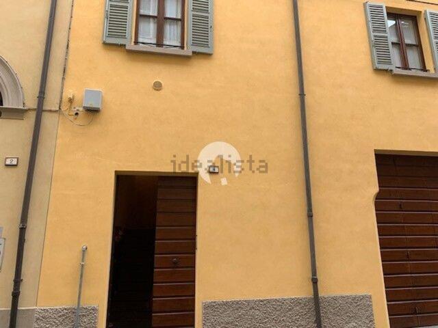 Appartamento in affitto di 112 m² in Via Fiordibelli