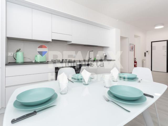 Appartamento in affitto di 112 m² in Via Marco Celio Rufo, 12