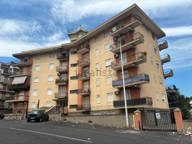 Appartamento in affitto di 112 m² in Piazza Mancini Battaglia