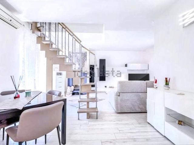 Appartamento in affitto di 113 m² in Via San Venerio, 18