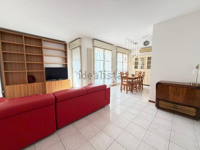 Appartamento in affitto di 114 m² in Via Salento, 35