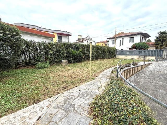 Appartamento in affitto di 114 m² in Via Papa Giovanni XXIII, 1