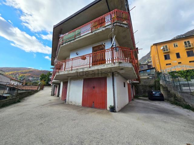 Appartamento in affitto di 114 m² in Via Partenio, 7
