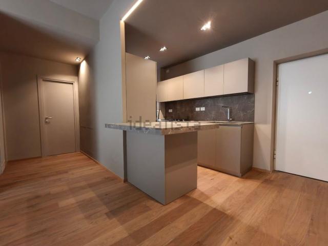 Appartamento in affitto di 114 m² in Viale Regina Margherita, 9