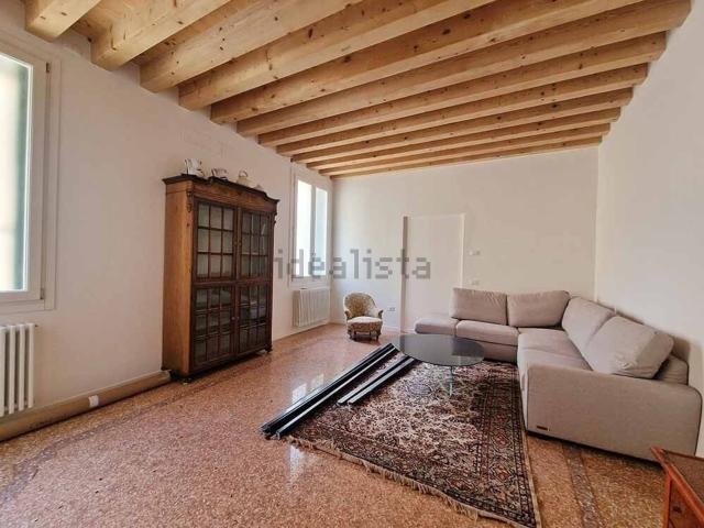 Appartamento in affitto di 115 m²