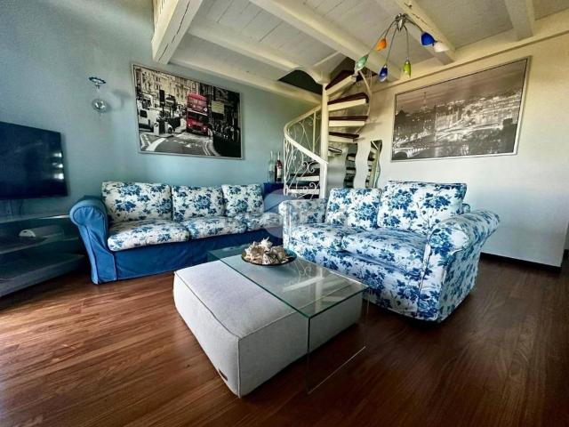 Appartamento in affitto di 115 m² in Via Canossi, 21