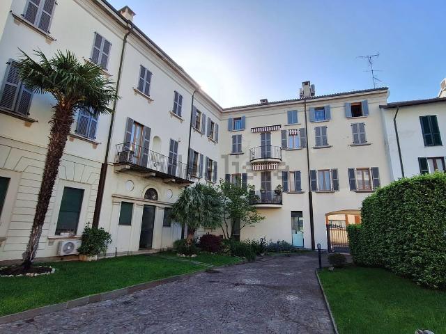 Appartamento in affitto di 115 m² in Via Andrea Appiani