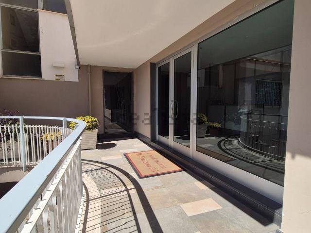 Appartamento in affitto di 115 m² in Via Domenico Fontana