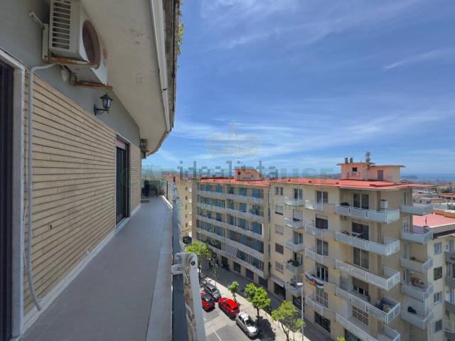 Appartamento in affitto di 115 m² in Via Domenico Fontana, 150
