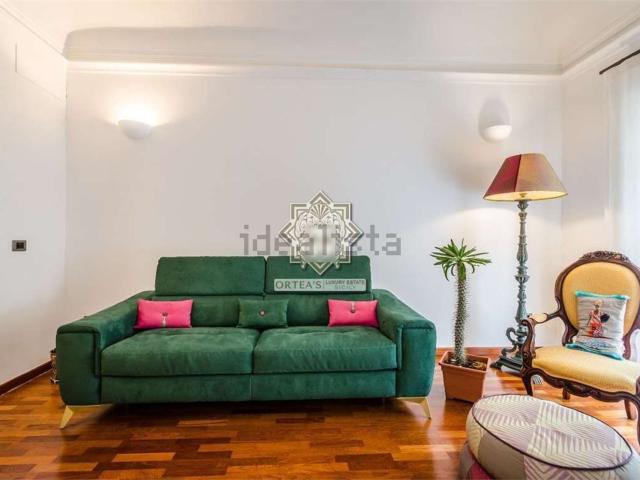 Appartamento in affitto di 115 m² in Via della Amalfitania