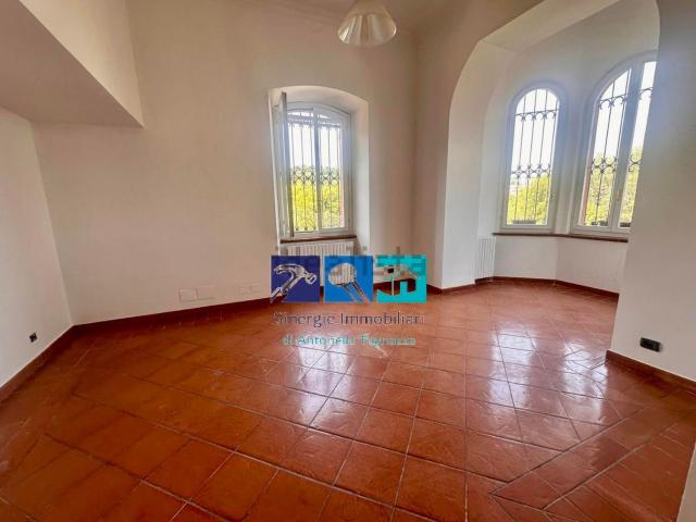 Appartamento in affitto di 115 m² in Via della Montagnola