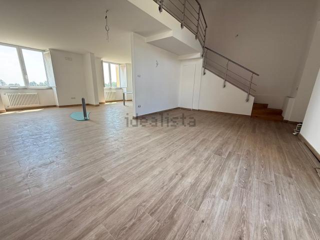 Appartamento in affitto di 115 m² in Via delle Ferriere, 16