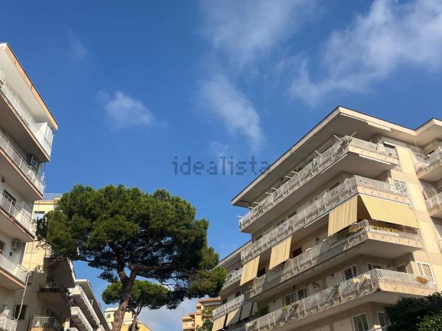 Appartamento in affitto di 115 m² in Via Francesco Petrarca