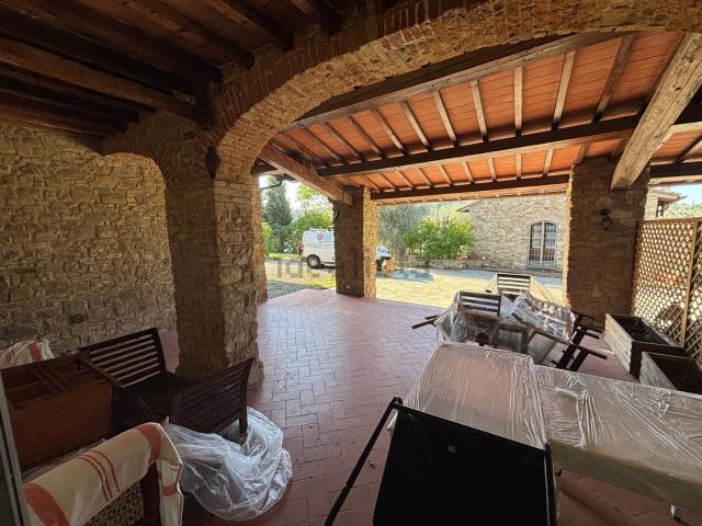 Appartamento in affitto di 115 m² in Via Imprunetana per Pozzolatico, 120
