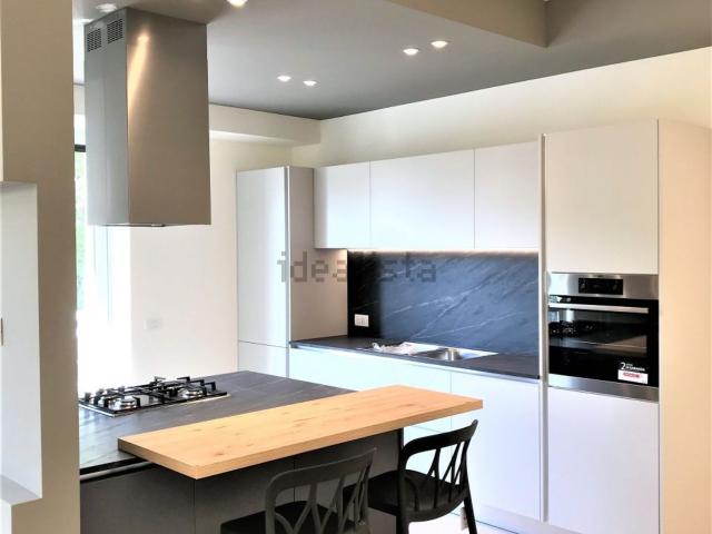 Appartamento in affitto di 115 m² in Via Laura Ciceri Visconti