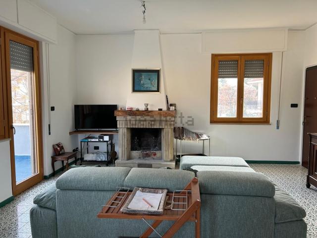 Appartamento in affitto di 115 m² in Via Lucrezio, 48