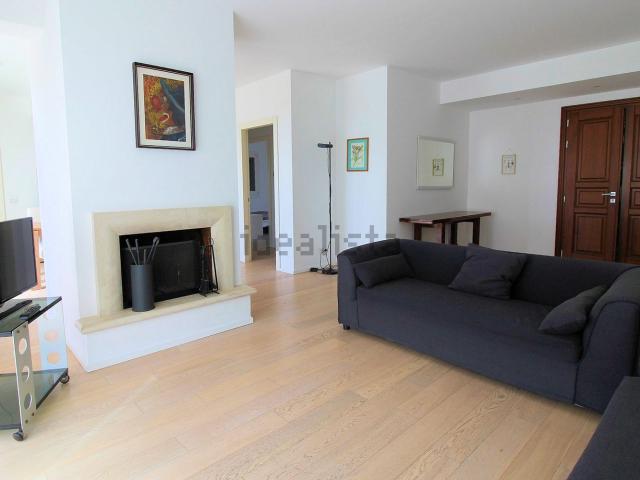 Appartamento in affitto di 115 m² in Via M. Dierna, 4