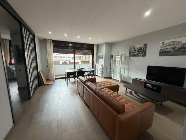 Appartamento in affitto di 115 m² in Via Mario Angeloni
