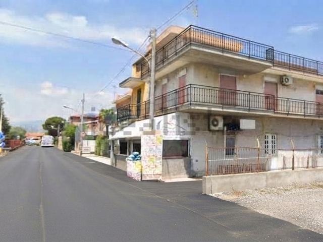 Appartamento in affitto di 115 m² in Via Piano Tavola, 12