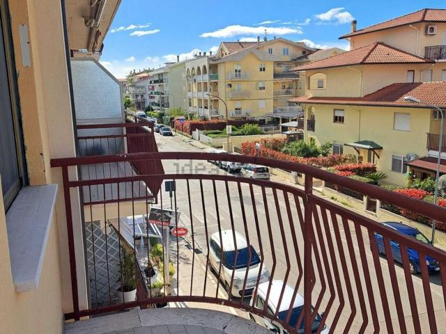 Appartamento in affitto di 115 m² in Via V. Bachelet, 39