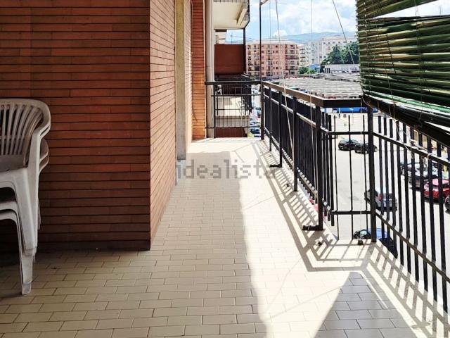 Appartamento in affitto di 115 m² in Viale Delle Medaglie DꞌOro
