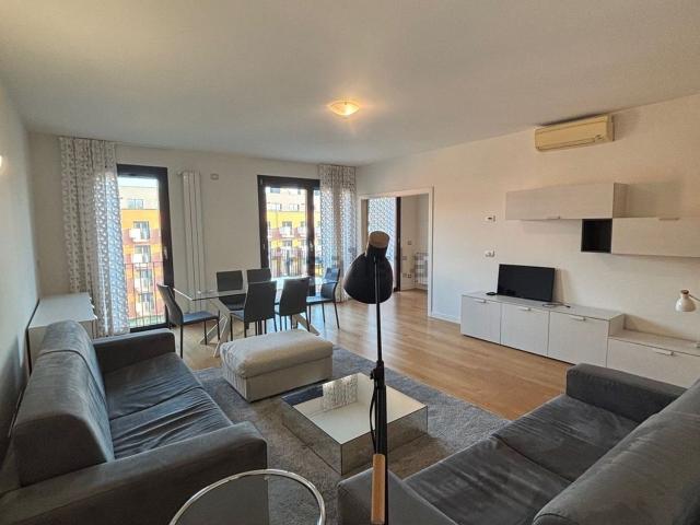 Appartamento in affitto di 115 m² in Viale Giovanni Falcone, 40