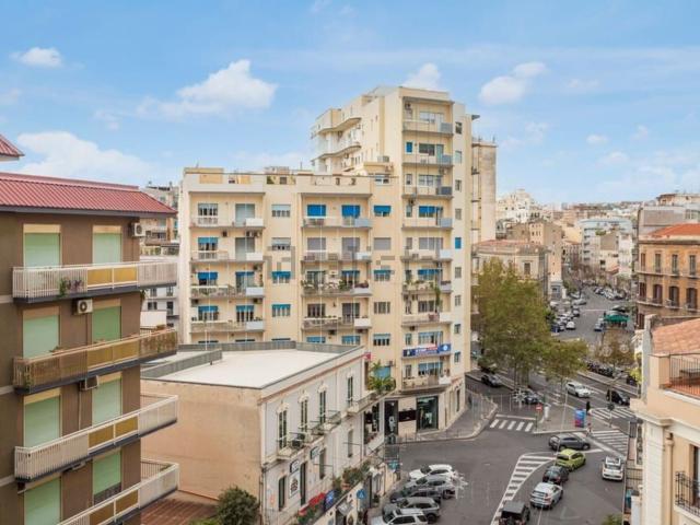 Appartamento in affitto di 115 m² in Viale Jonio, 11