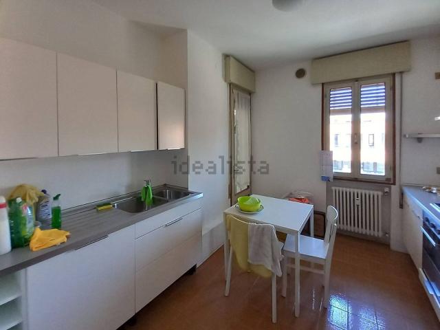 Appartamento in affitto di 115 m² in Viale Monte Grappa