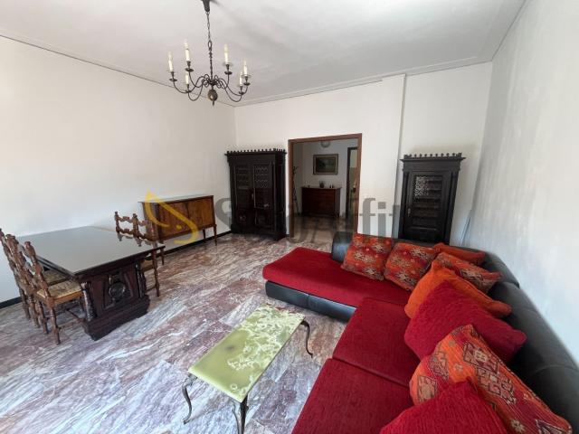 Appartamento in affitto di 116 m² in Via Genova