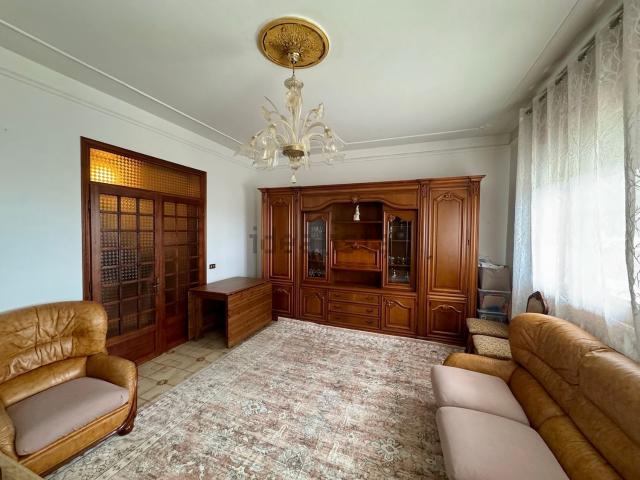 Appartamento in affitto di 116 m² in Via Salmastri