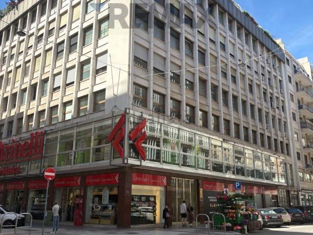 Appartamento in affitto di 116 m² in Via Principe Amedeo, 36