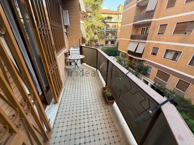 Appartamento in affitto di 116 m² in Via Tito Omboni