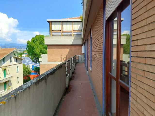 Appartamento in affitto di 116 m² in Viale Cesare Battisti