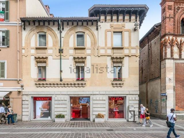 Appartamento in affitto di 117 m² in Via Ambrogiolo, 1