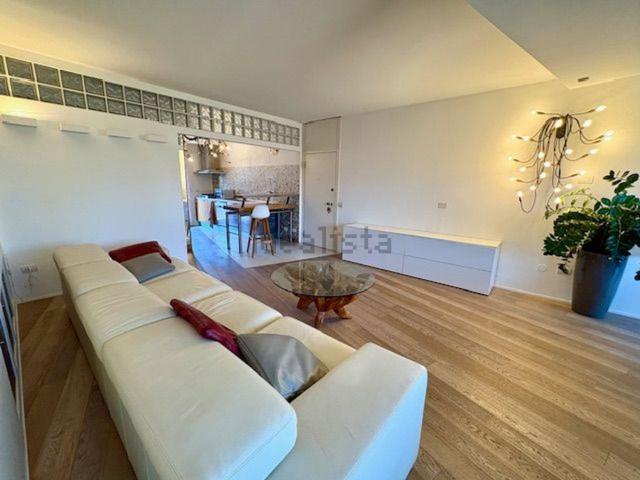 Appartamento in affitto di 117 m² in Via Guglielmo Marconi