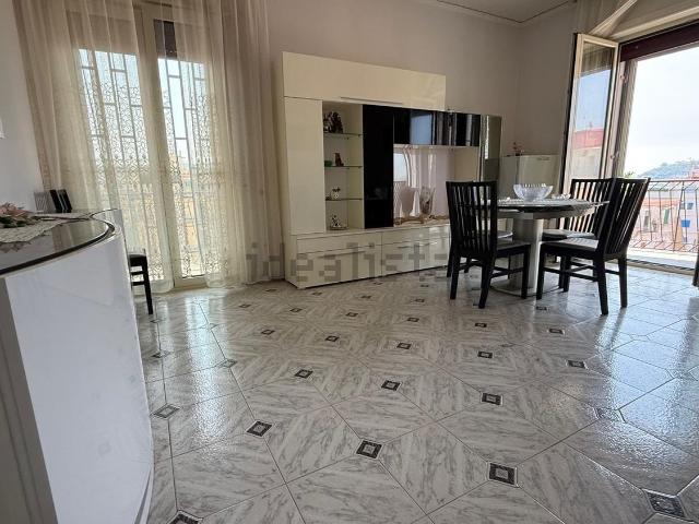 Appartamento in affitto di 117 m² in Via Lucio Silla