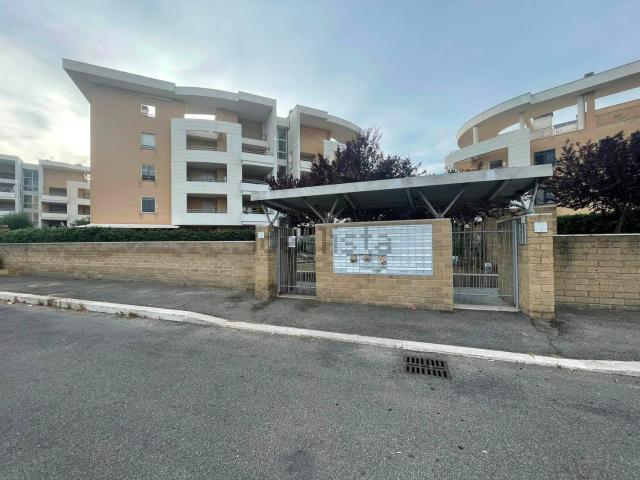 Appartamento in affitto di 118 m² in Via Daniele Badiali, 6