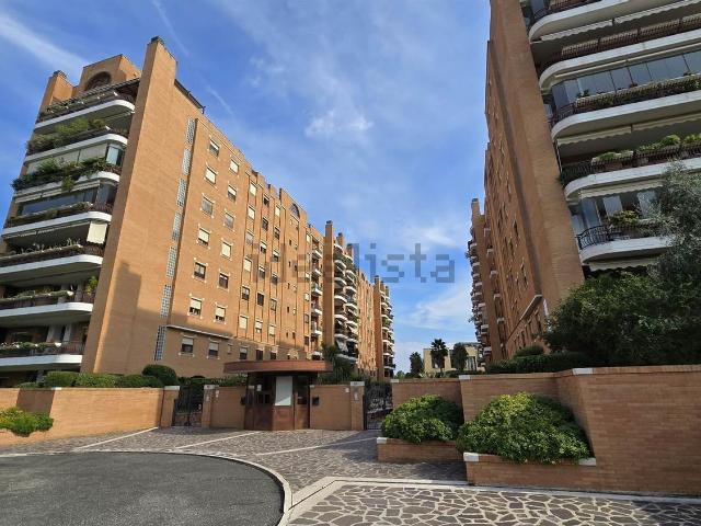 Appartamento in affitto di 118 m² in Via Dario Niccodemi, 52