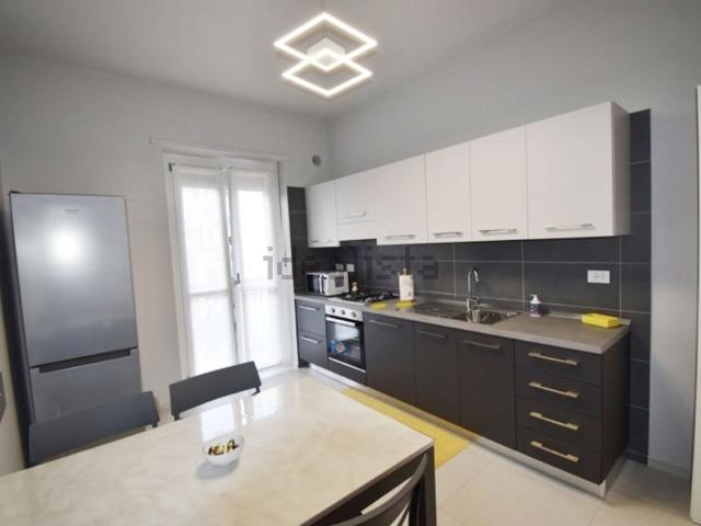 Appartamento in affitto di 118 m² in Via Filippo Acciarini, 14