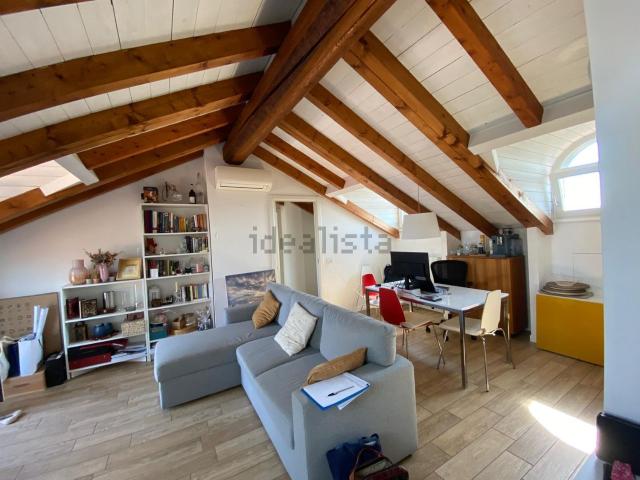 Appartamento in affitto di 119 m² in Via Giacomo Matteotti